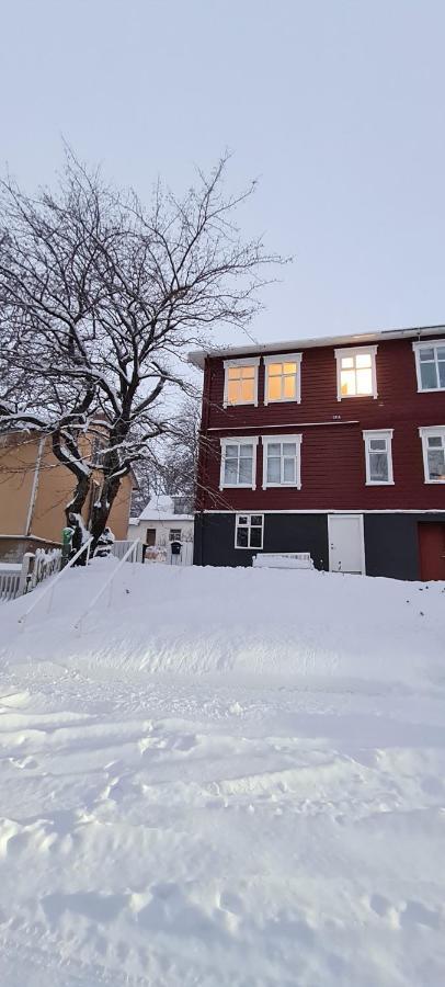 In The Heart Of Akureyriアパートメント エクステリア 写真